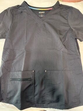 Scrub Star Ultimate Scrub Top in Gray